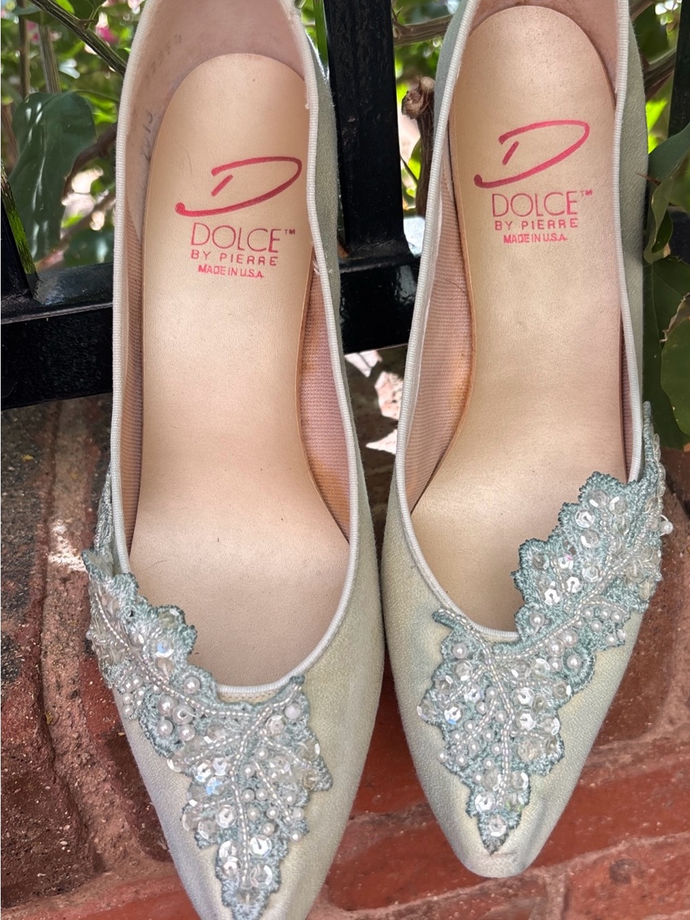 Vintage DOLCE by PIERRE Mint Green Satin Kitten Heels 7.5N Pearl Lace USA dance - Picture 10 of 10